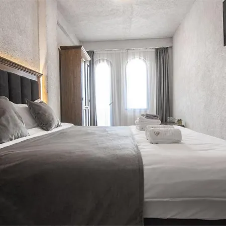 Selora Hotel