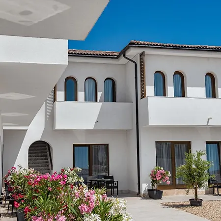 Hotel Selora *