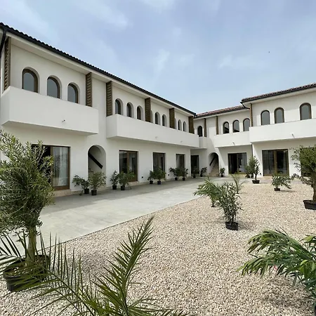 Selora Hotel *